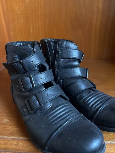 Bota couro