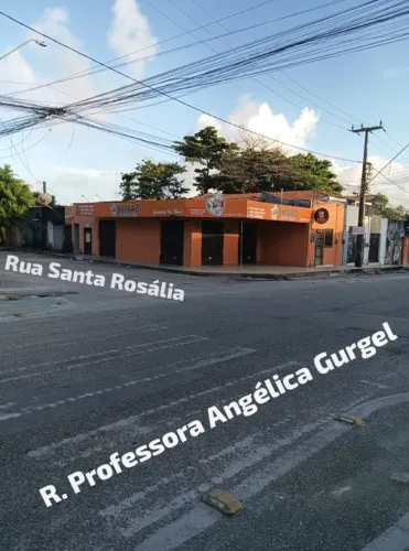 EXCELENTE OPORTUNIDADE PRA INVESTIDORES: ESQUINA (570m²), COM 03 RESIDÊNCIAS E 04 LOJAS