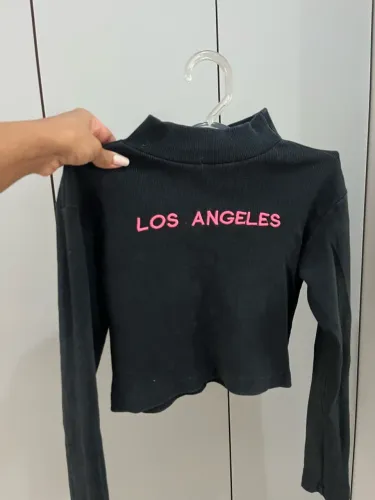 Mais de 20 peças de roupas