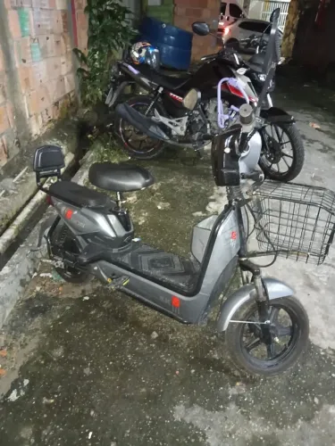Vendo minha bicicleta e moto elétrica