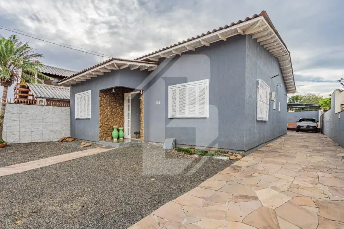 CASA À VENDA NA VILA EUNICE VELHA - 3 DORMITÓRIOS | 2 SUÍTES | PISCINA | AMPLO TERRENO