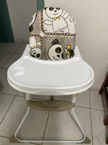 Cadeirinha de alimentação 