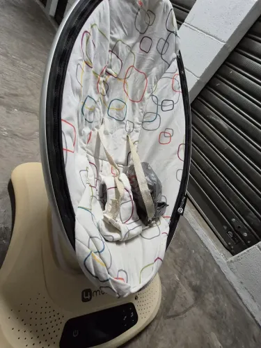 Mamaroo 4 mons