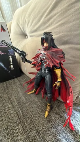 Vincent Valentine - Play Arts Kai: Final Fantasy 7 Advent Children