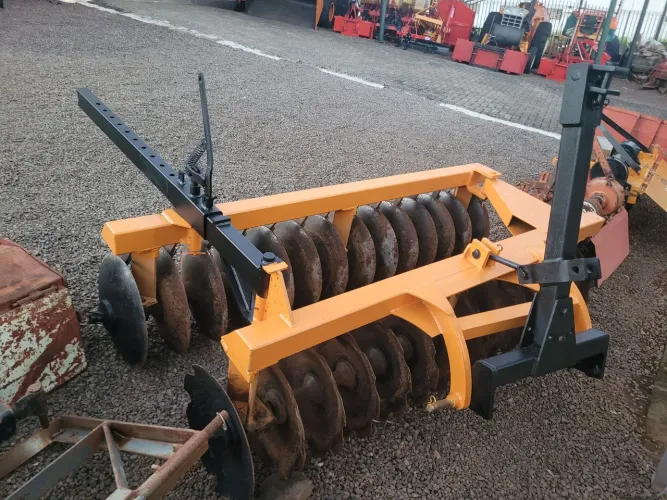 Grade Niveladora 28 discos de 20" polegadas, Marca Budny reforçada