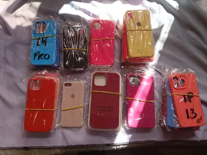 Capas de IPHONE DIVERSAS (50 CAPAS)
