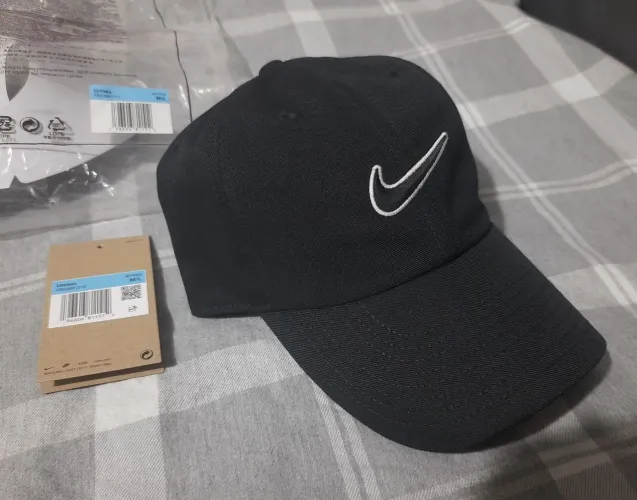 Boné Nike Club Swoosh Preto Original.