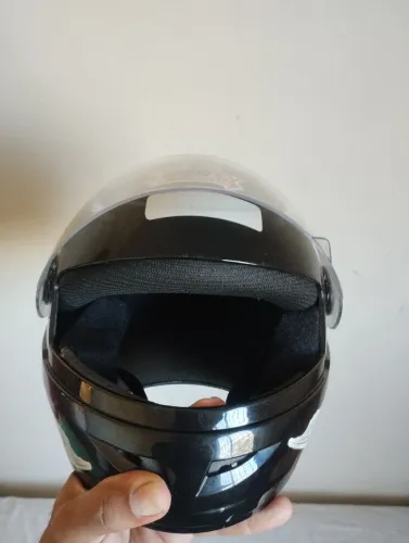Capacete infantil seminovo