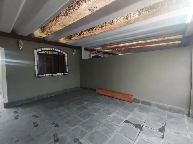Casa com 2 Quarto(s) e 1 banheiro(s) para Alugar, 90 m² por R$ 1800 / Mês