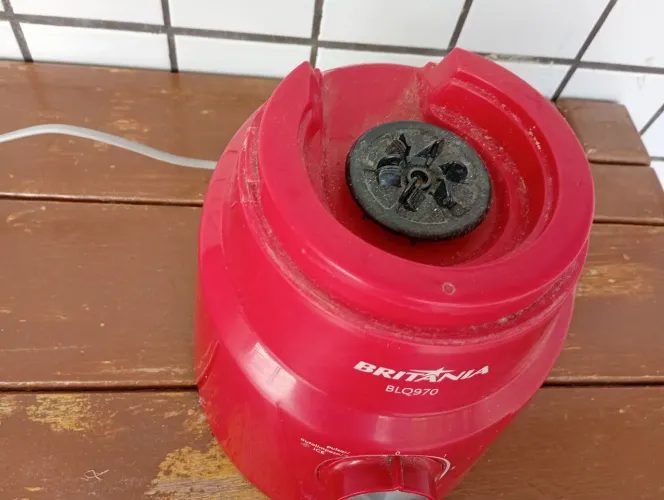 Liquidificador vermelho Britânia
