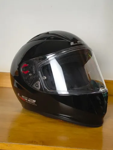 Capacete LS2 Arrow X3-Composite: kevlar + carbono + fibra de vidro