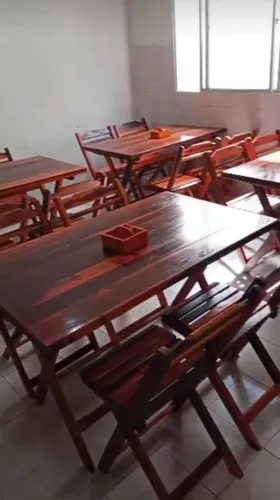 Vendo grandes novas mesa e cadeiras dobráveis para restaurantes
