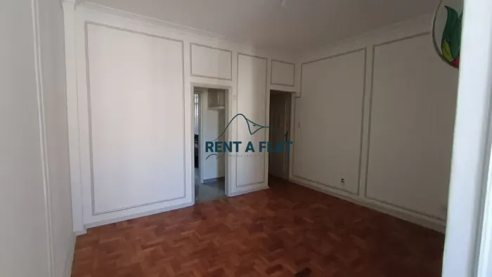 Raro, Quarto e Sala separados Copacabana com area de serviço-  Metrô ao Lado e Praia a 200