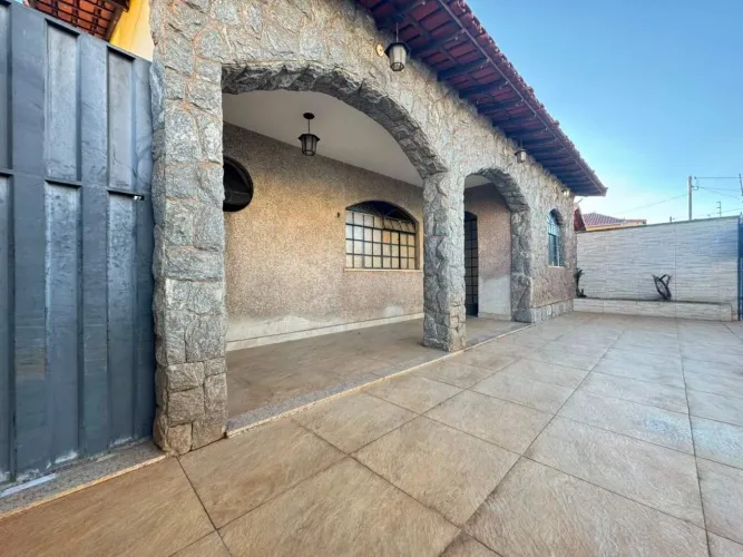 Casa à venda - Milionários, 2 quartos - Belo Horizonte