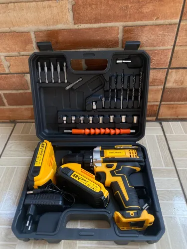 Parafusadeira/Furadeira Sem Fio 48V com 2 Baterias + Maleta Completa de Acessórios