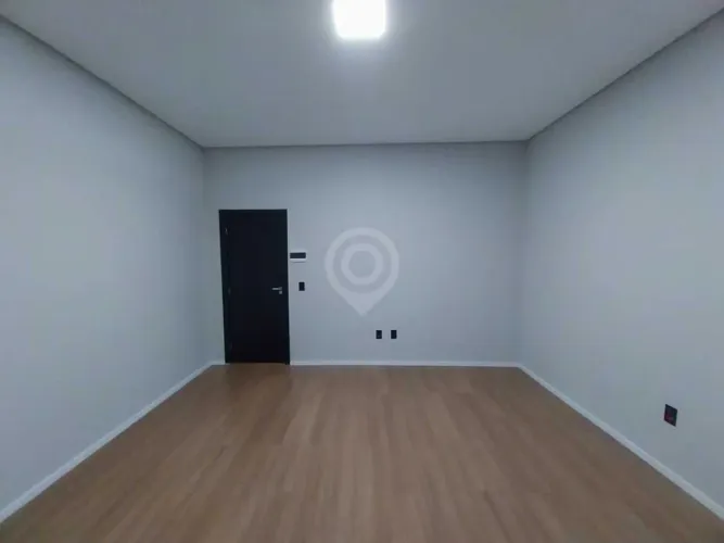 Sala : / Comercial / Centro
