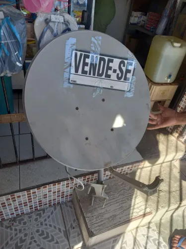 Antena parabólica da suíte completar.