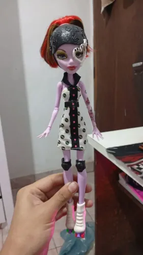 Boneca operetta roller Maze Monster high 