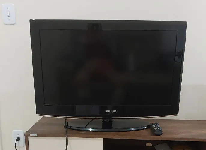 TV Samsung 32 polegadas - COM DEFEITO - NÃO LIGA - Retirar no bairro Ipiranga/BH