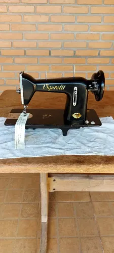 Máquina Vigorelli reta, sem motor. 