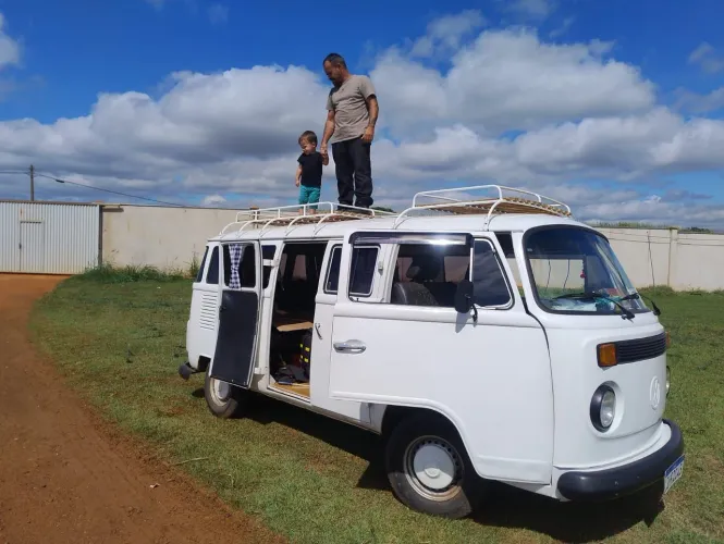 VENDO RACK DE TETO DUPLO DA KOMBI TETO BAIXO.