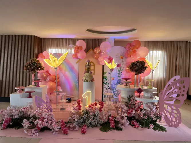Festas de luxo decoração completa com brinde 