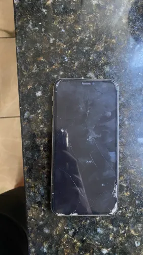 iPhone XS com defeito na tela! 