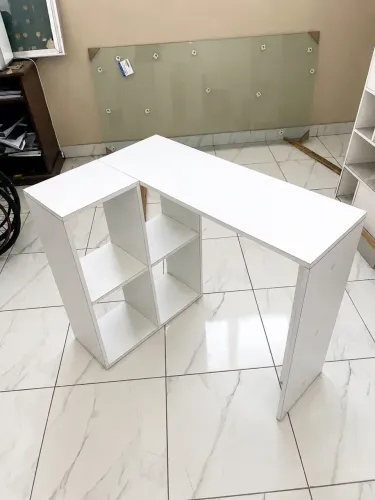 Mesa de Escritório em L com Nichos Branca