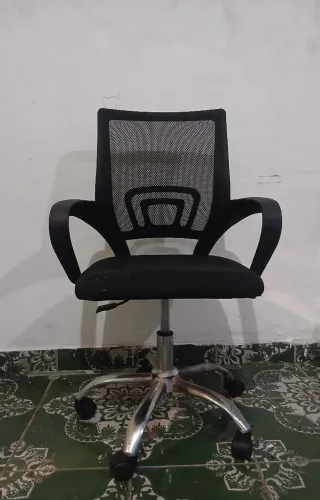 CADEIRA DE ESCRITÓRIO / ESTUDO