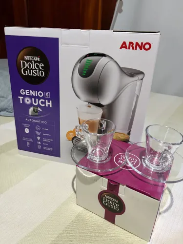 Cafeteira Nescafé Dolce Gusto Gênio S Touch