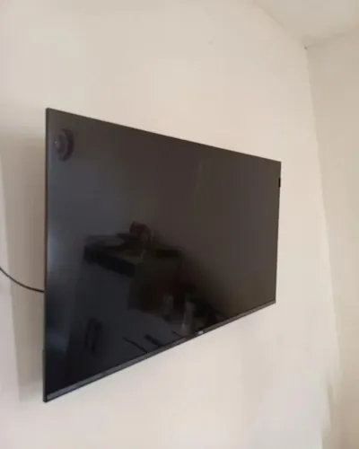 Vendo TV, nova 3 meses de uso