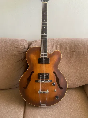 Guitarra semi acústica ibanez