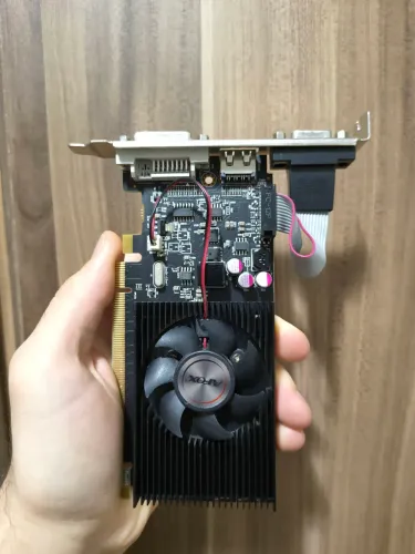 Placa de vídeo R5 220 (2GB)