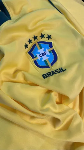 Camisas da seleção a partir de 80