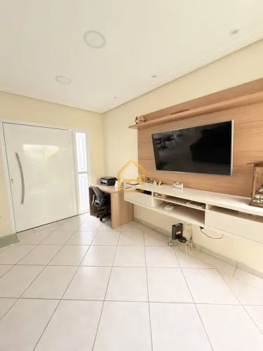 Casa térrea 3 dormitórios (1 suíte), 4 vagas cobertas. São João, Jacareí