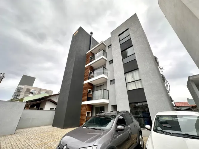 Apartamento semi mobiliado, com 3 dormitórios, sendo 1 suíte, no bairro Itacolomi em Balne