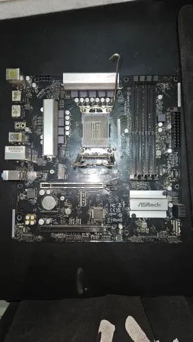 B660 Phantom Gaming 4