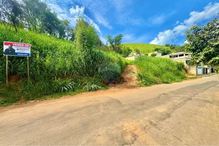 VENDE-SE TERRENO NO BAIRRO ELDORADO EM UBÁ