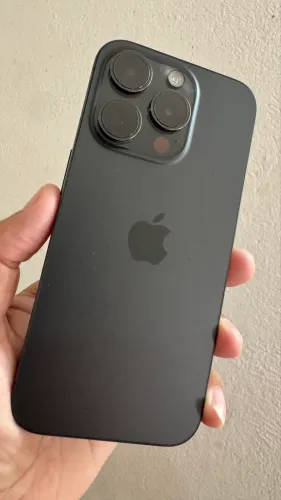 iPhone 15 pro todo original