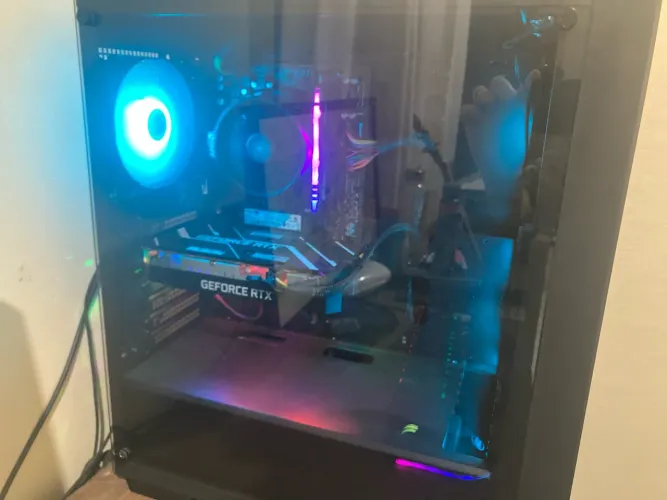PC gamer com processador ryzen 5 5500, placa de vídeo rtx 3050 8gb, 16gb ram e ssd de 1tb.