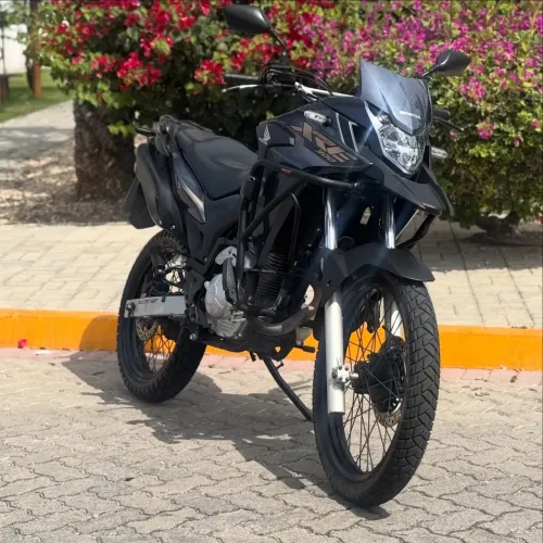 XRE 300 2023