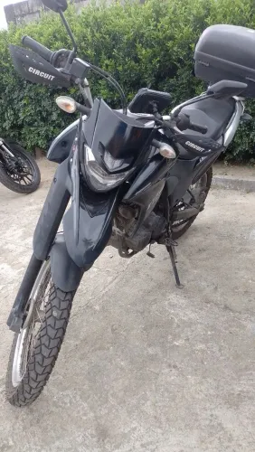 Vendo Moto Yhamara 2021