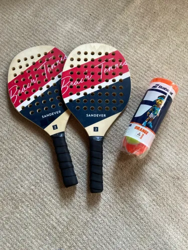 Par de Raquetes Beach Tennis em madeira e tubo de bolas Babolat orange