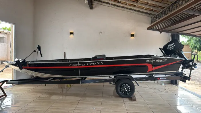 VENDE-SE - FISHING PRO 5.5 ANO 2025