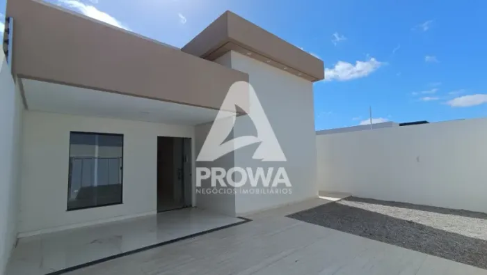 Casa à venda com três quartos,1 é uma suíte com closet, espaço P/2 carros - Colinas do Rio