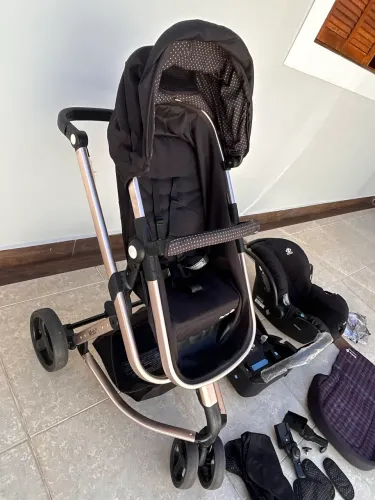 Conjunto carrinho e bebê conforto safety 1st