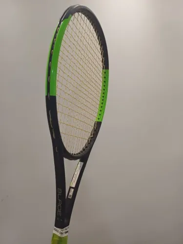 Raquete de Tênis Wilson Blade 98 2015 - Preta e Verde