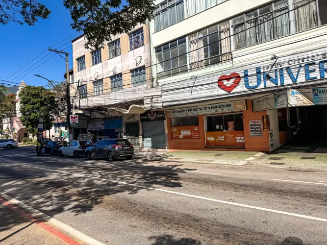 Loja a venda ao lado da Prefeitura