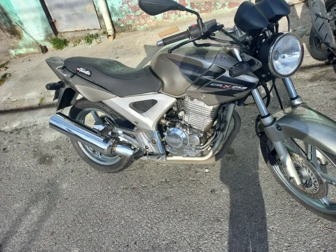 Cbx 250 twister