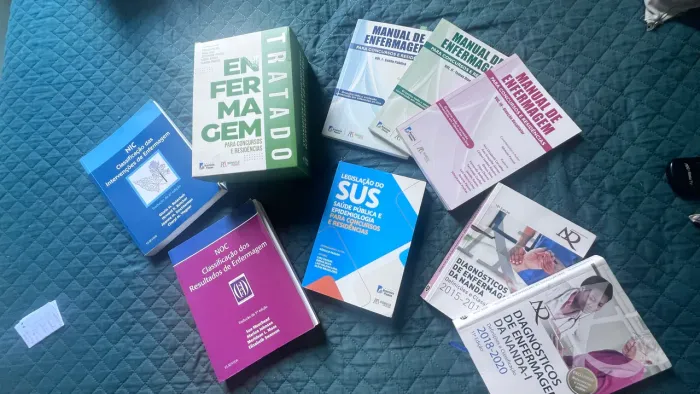 Livros para estudos de enfermagem para concursos e faculdade 